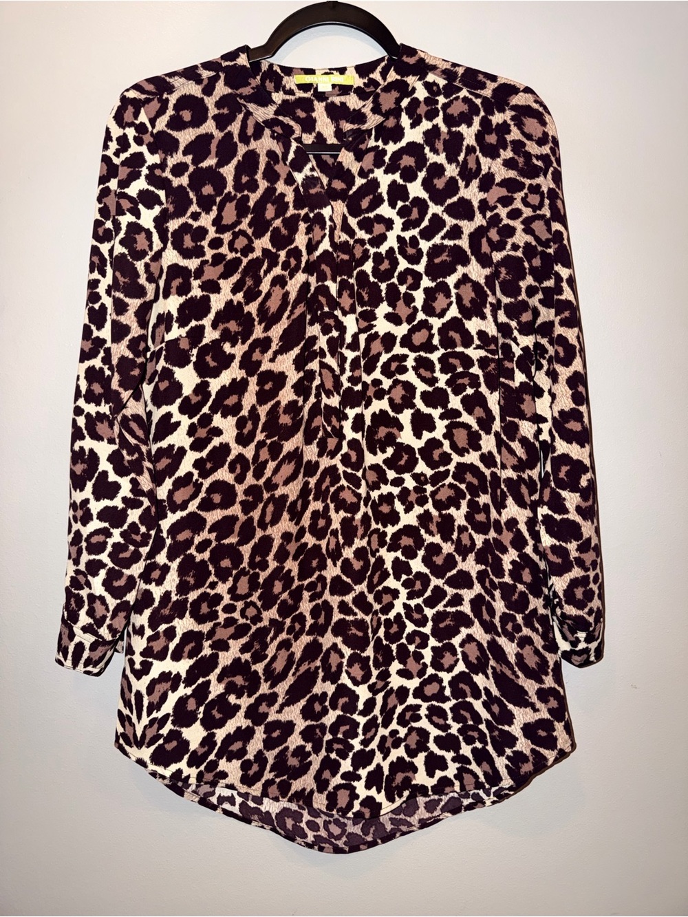 Gianni Bini Leopard Print Split V-Neck High-Low Tunic Blouse Shirt XS fall luxur